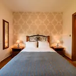 ホテル Chateaux Constantin Agistro 3*