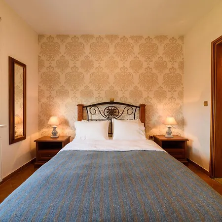 Hotel Chateaux Constantin Agistro 3*
