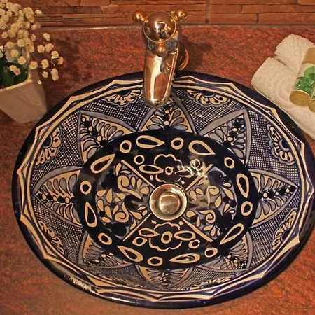 Chateaux Constantin Agistro Ángistron